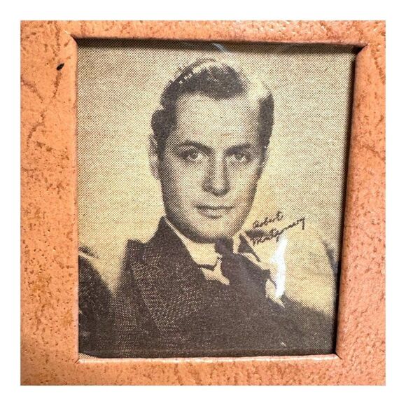 Vintage Brown Leather Bifold Wallet Dual Vintage Photos Boyfriend Girlfriend - Picture 3 of 7